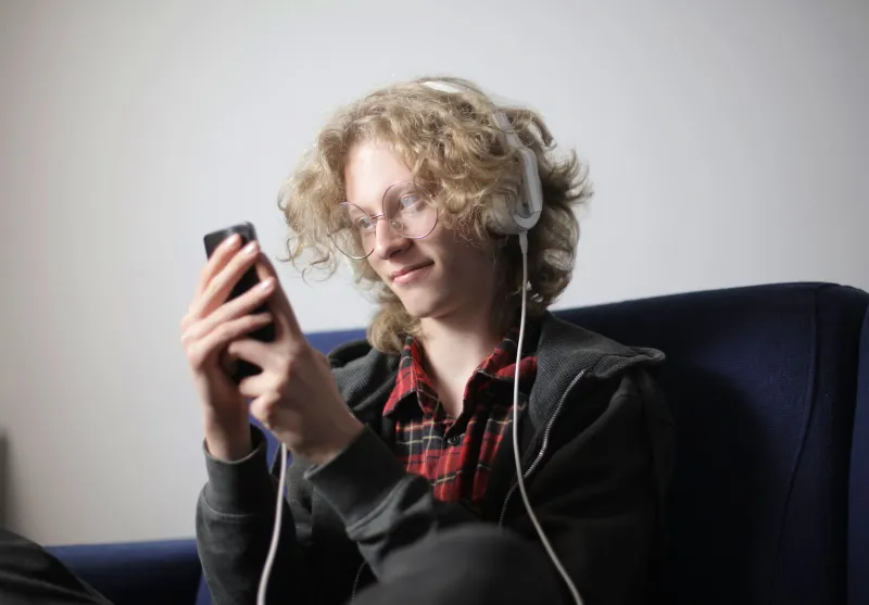 When Spotify Ends and the Reels Begin: The Blurry Line Aussie Pokies Apps Don't Want You to Notice